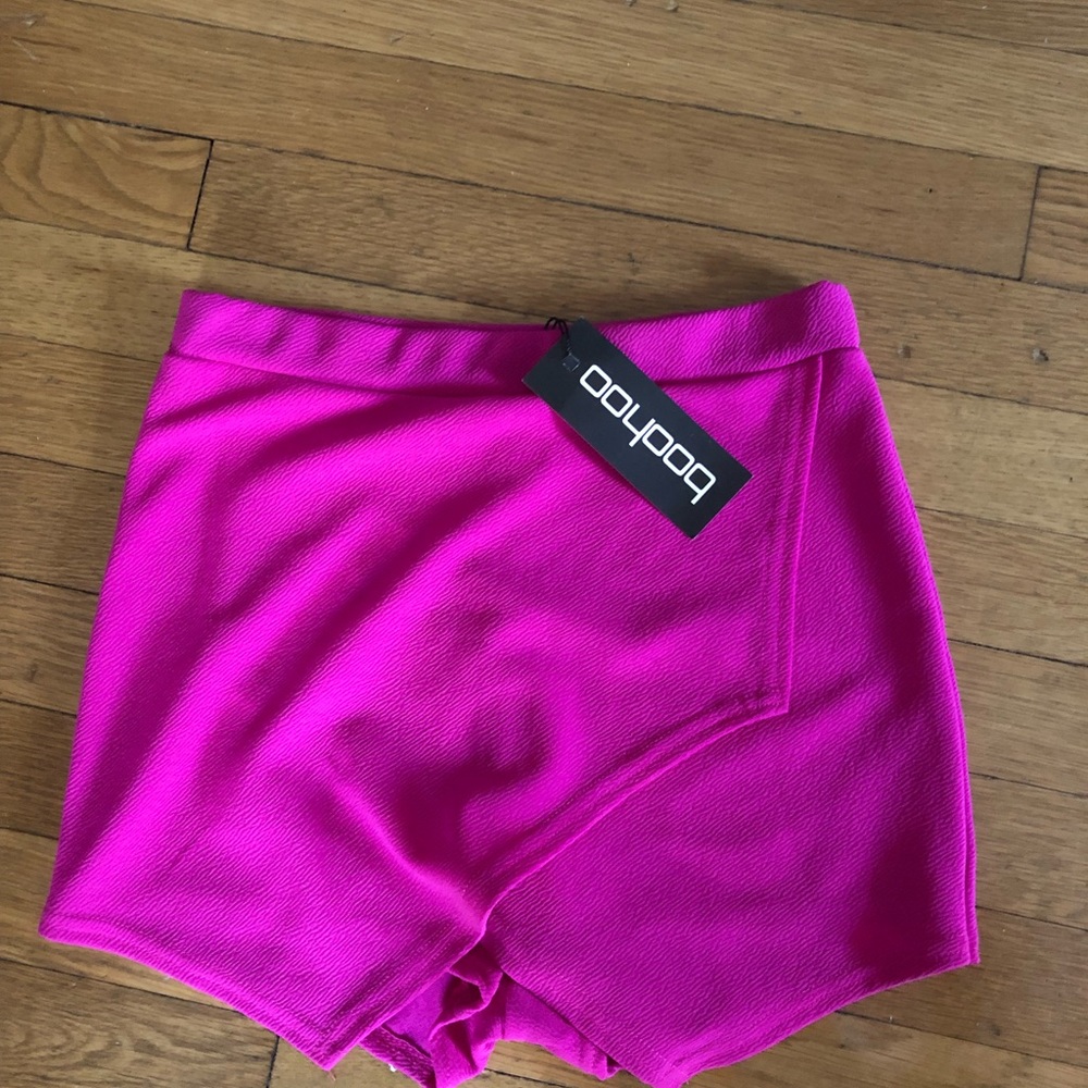 Boohoo hot pink skort
